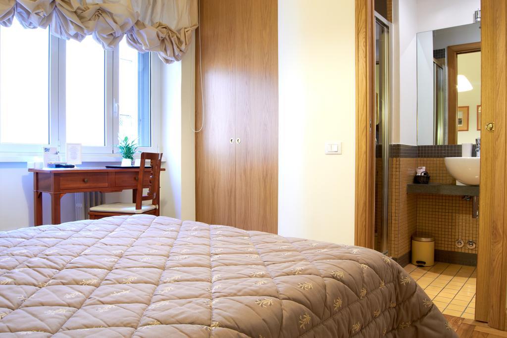 Domus Cavour Guest House Rome Exterior photo