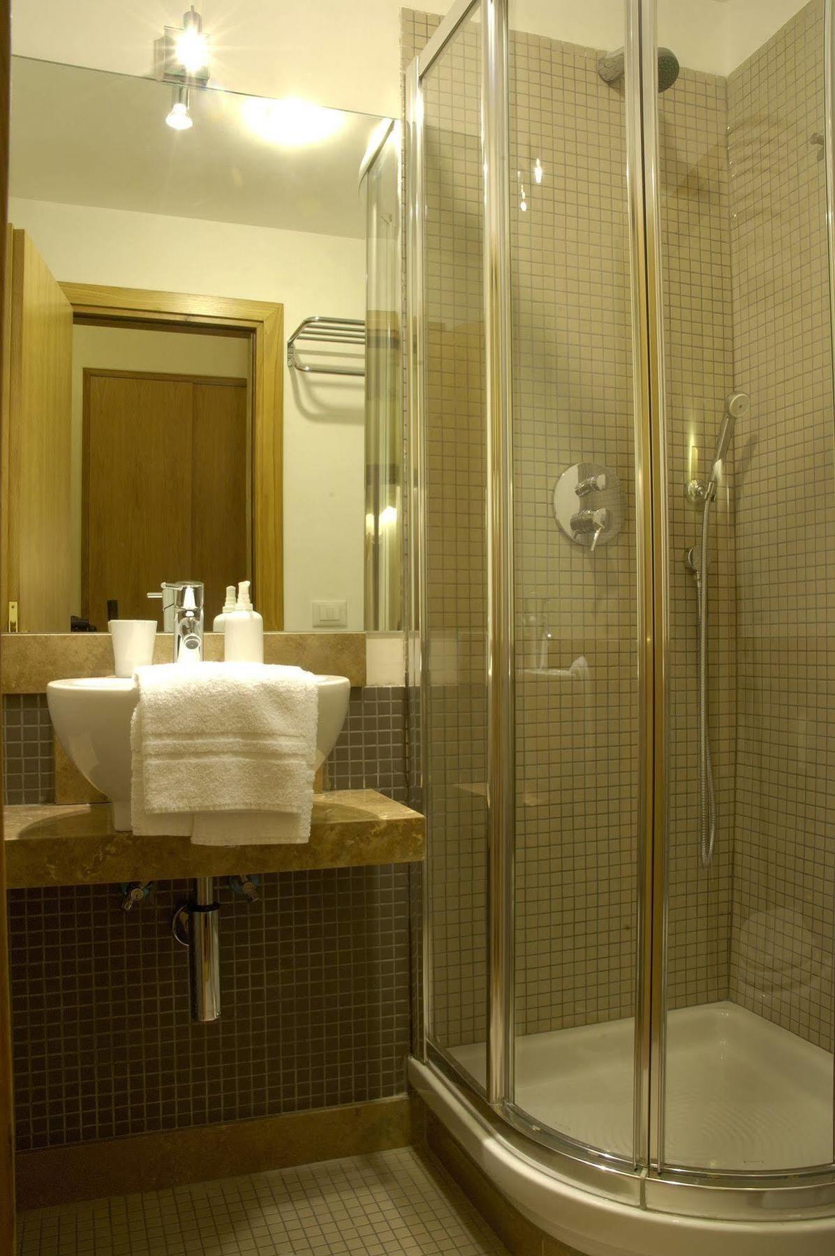Domus Cavour Guest House Rome Exterior photo