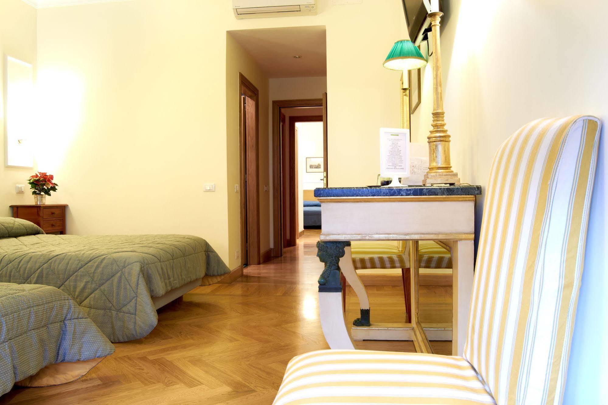 Domus Cavour Guest House Rome Exterior photo