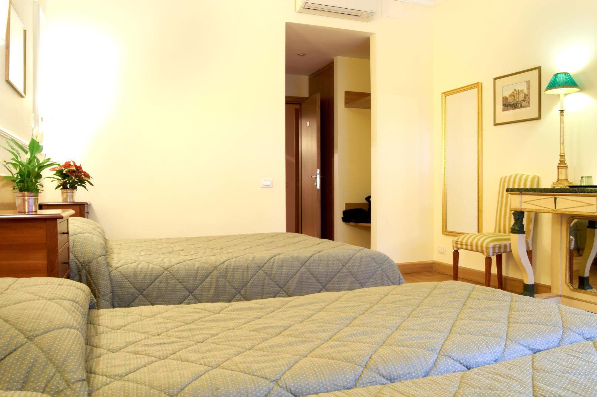 Domus Cavour Guest House Rome Exterior photo