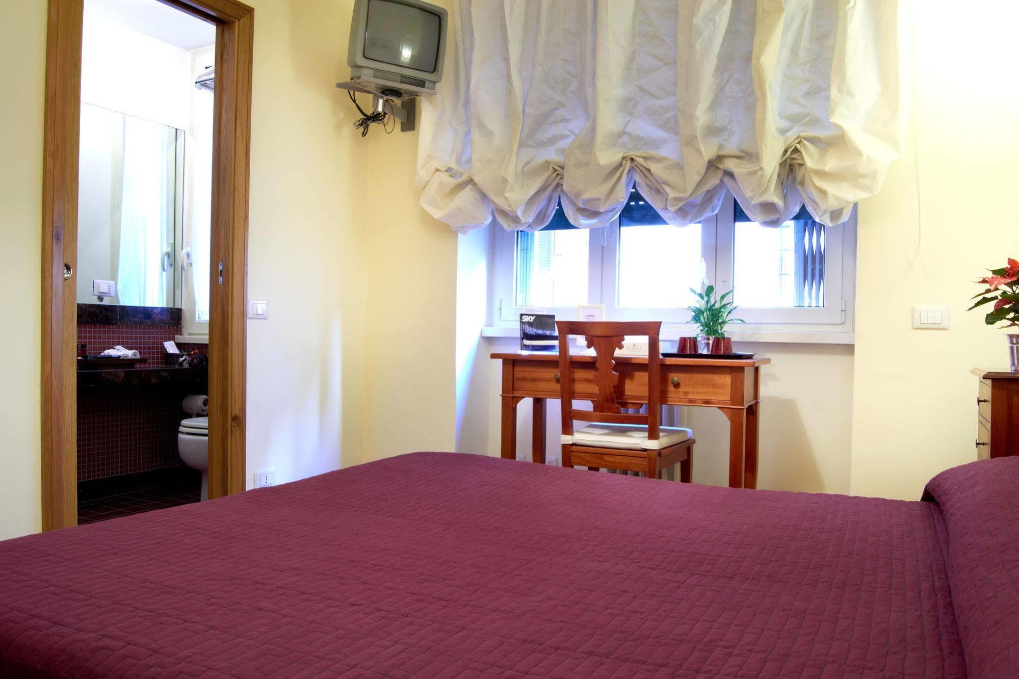 Domus Cavour Guest House Rome Exterior photo